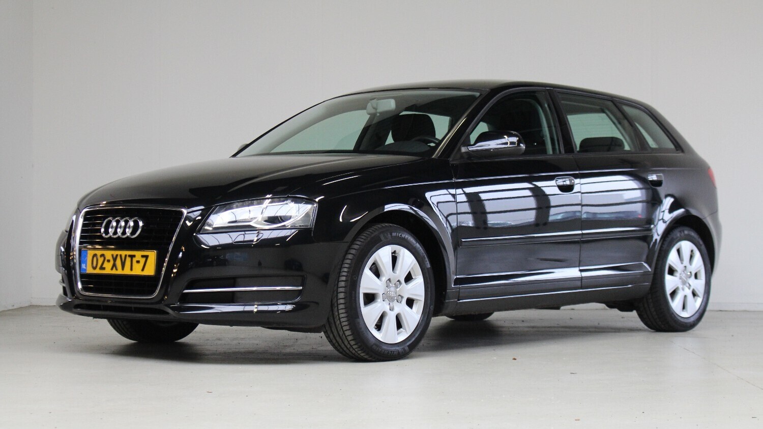 Audi A3 Hatchback 2012 02-XVT-7 1