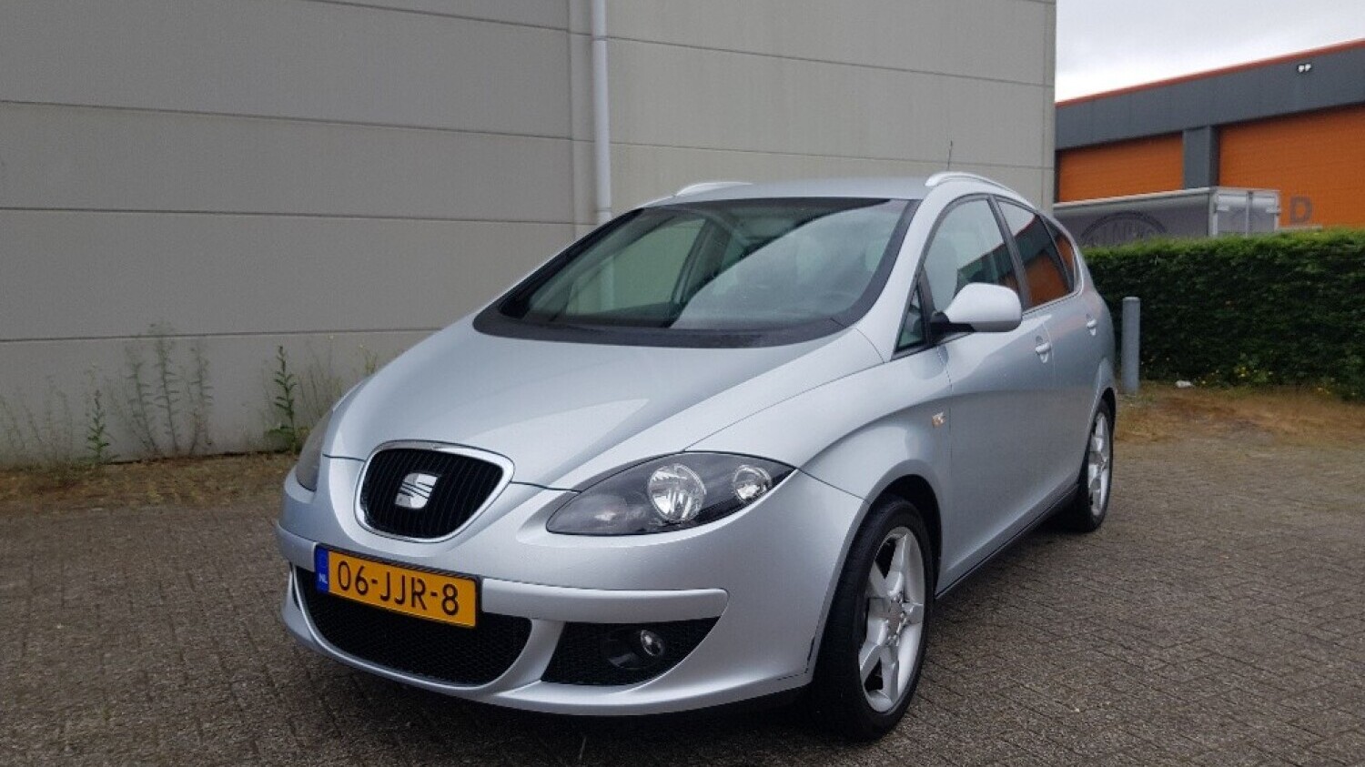 Seat Altea XL MPV 2009 06-JJR-8 1