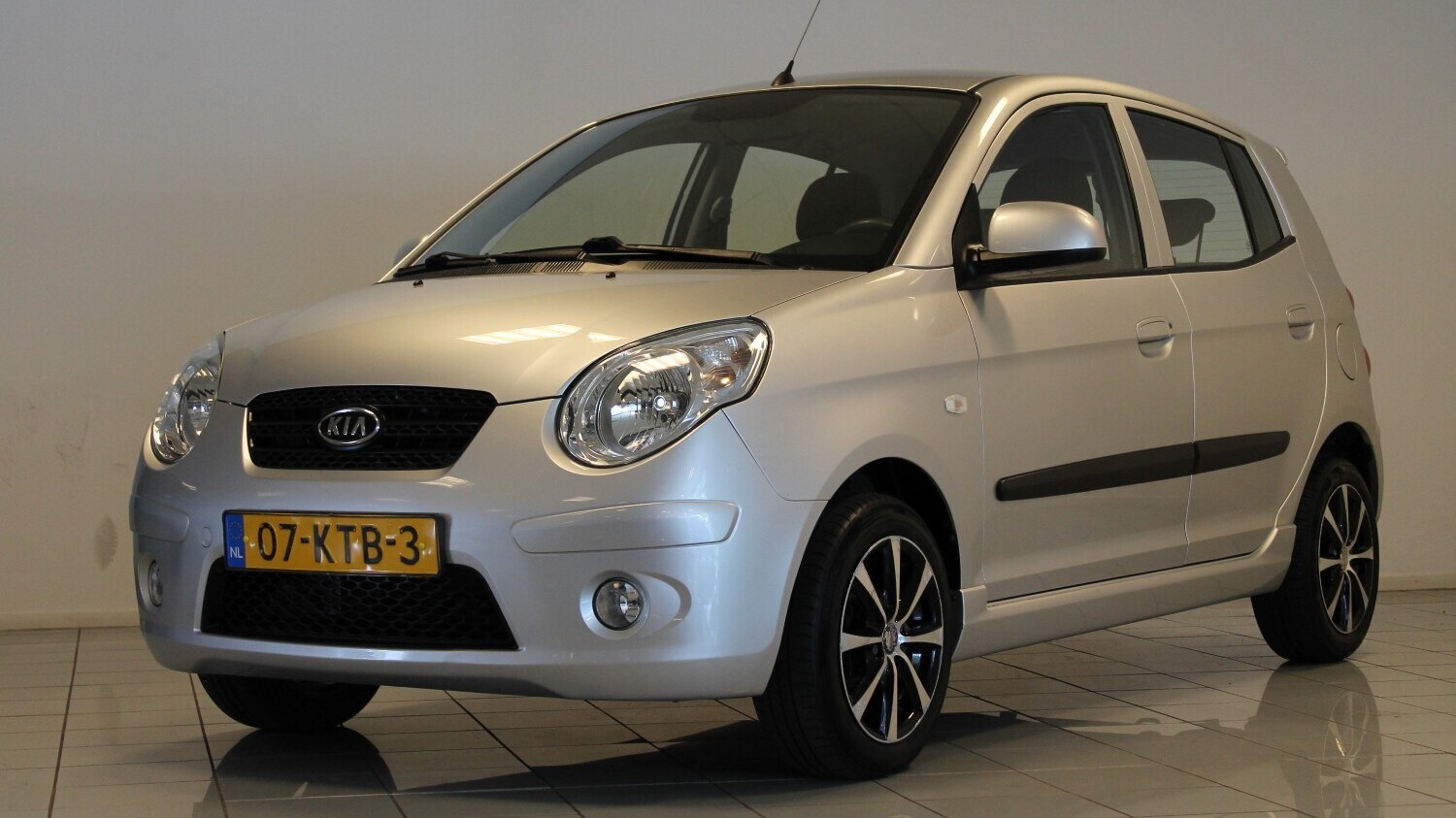 Kia Picanto Hatchback 2010 07-KTB-3 1
