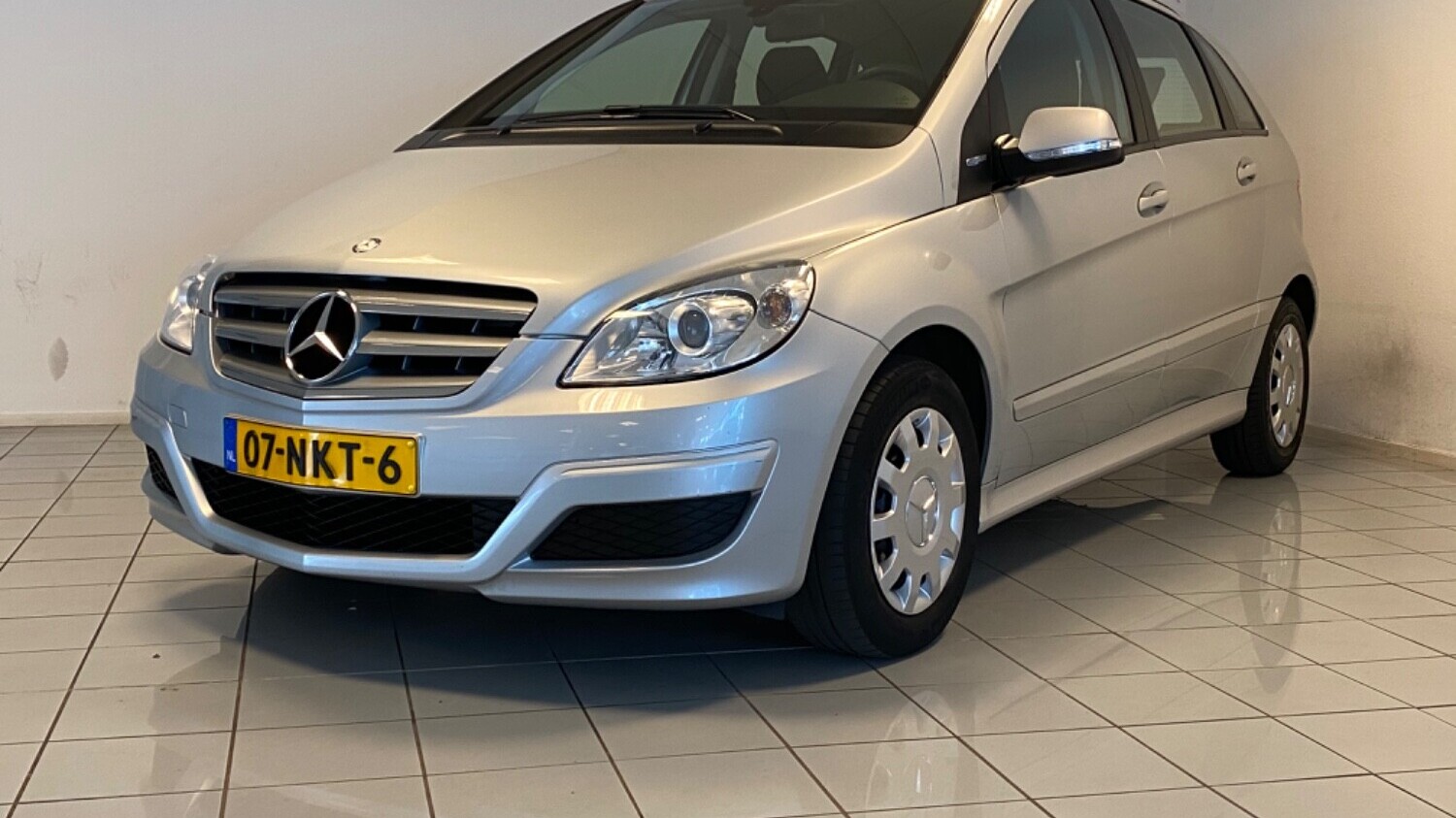 Mercedes-Benz B-klasse MPV 2010 07-NKT-6 1