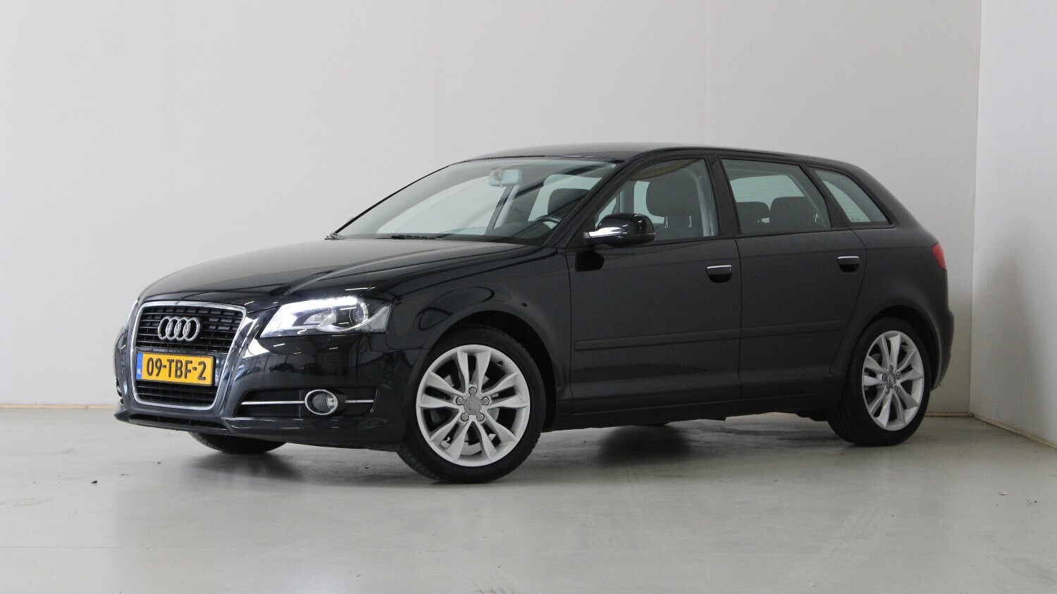 Audi A3 Hatchback 2012 09-TBF-2 1