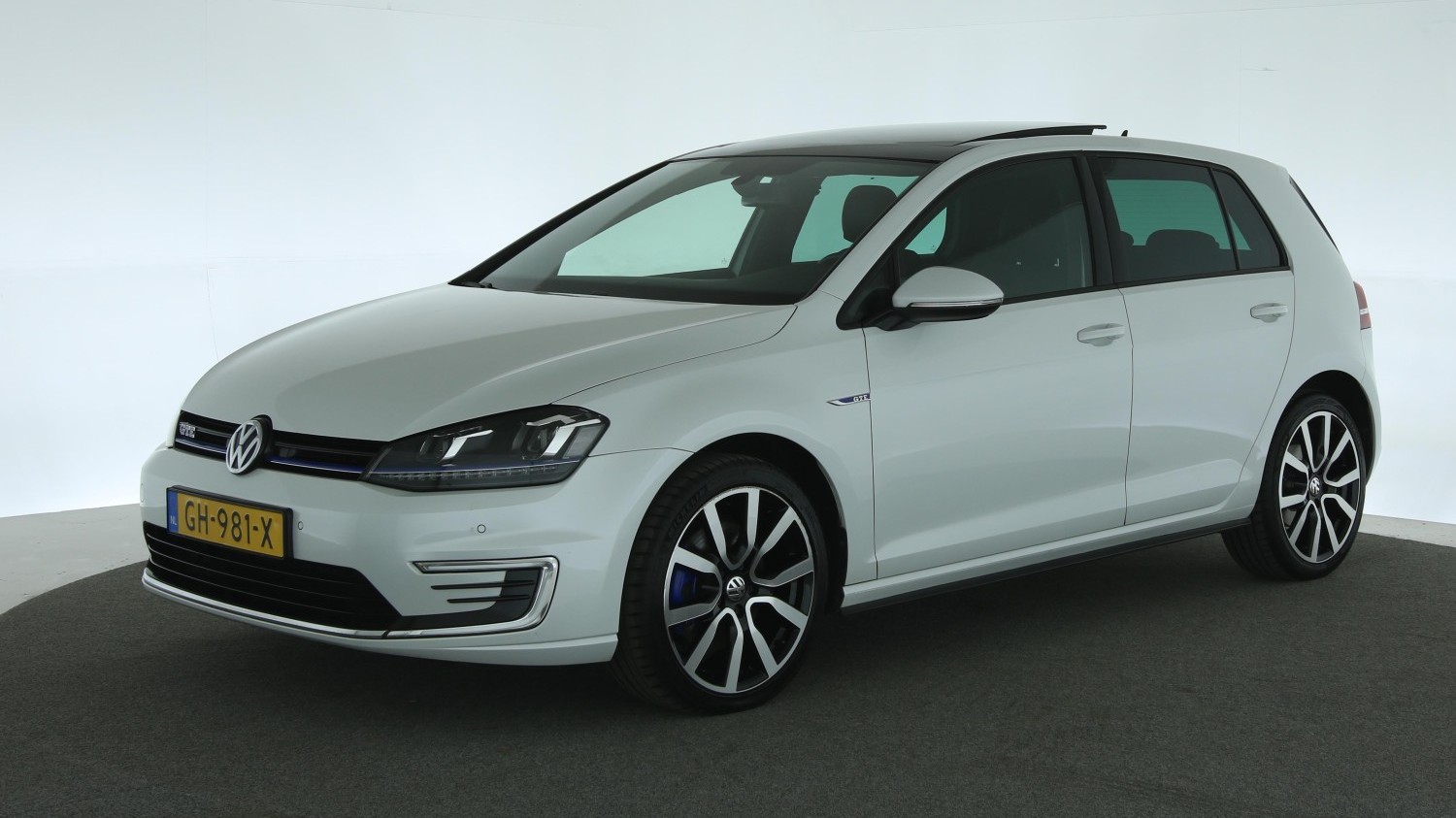 Volkswagen Golf Hatchback 2015 GH-981-X 1