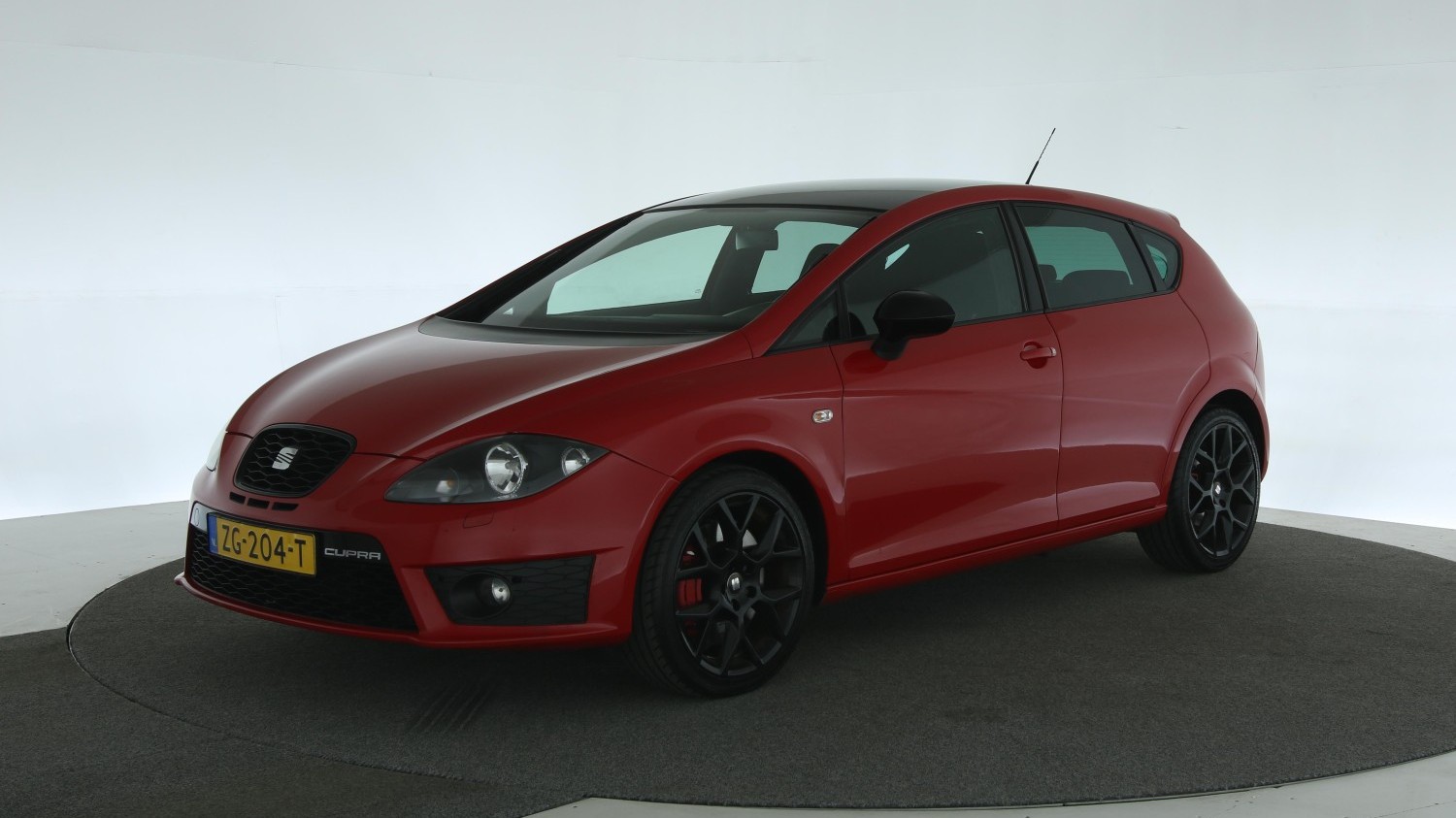 Seat Leon Hatchback 2011 ZG-204-T 1