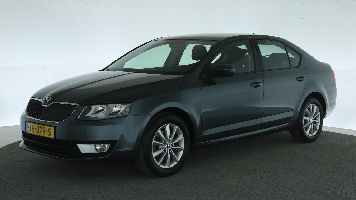 Skoda Octavia Hatchback 2016 JH-379-S 1