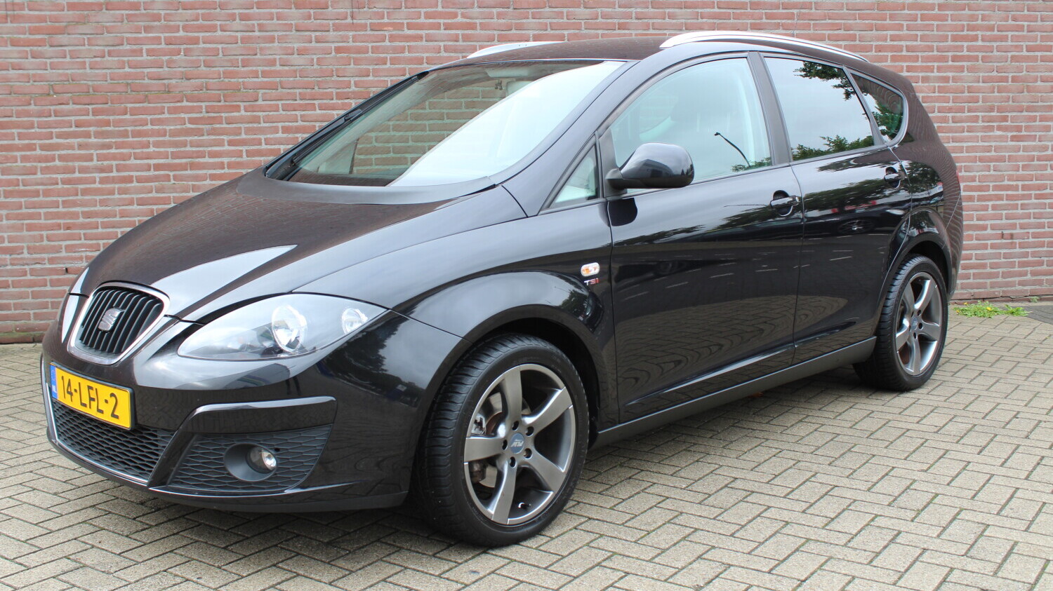 Seat Altea XL MPV 2010 14-LFL-2 1
