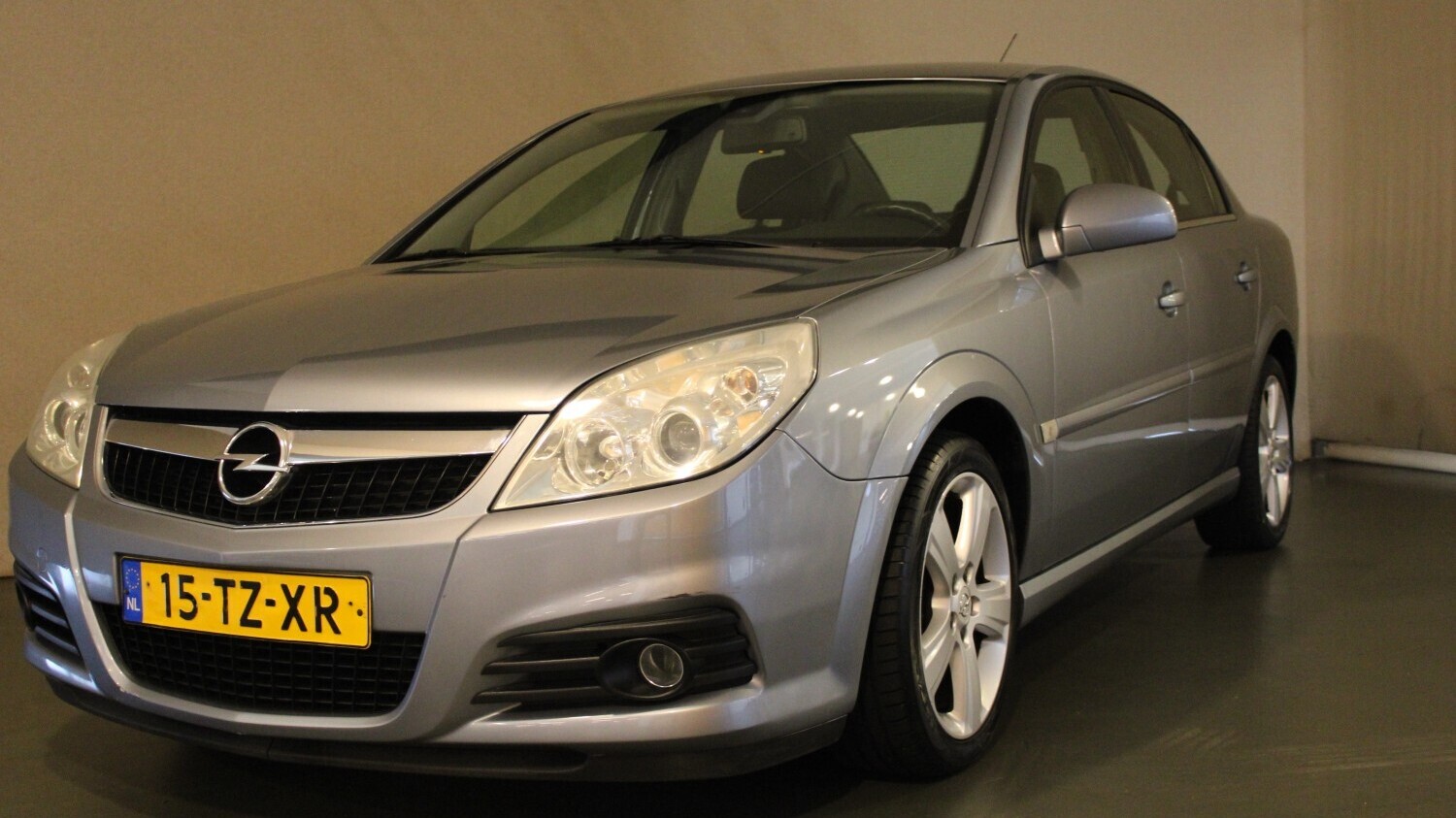 Opel Vectra Sedan 2007 15-TZ-XR 1