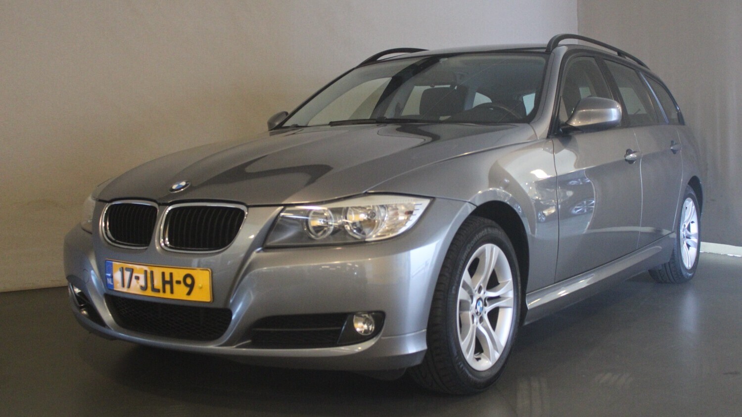 BMW 3-serie Station 2009 17-JLH-9 1