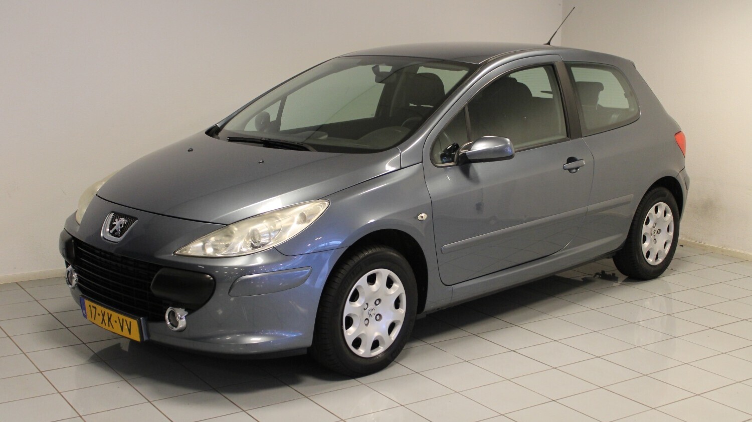 Peugeot 307 Hatchback 2007 17-XK-VV 1