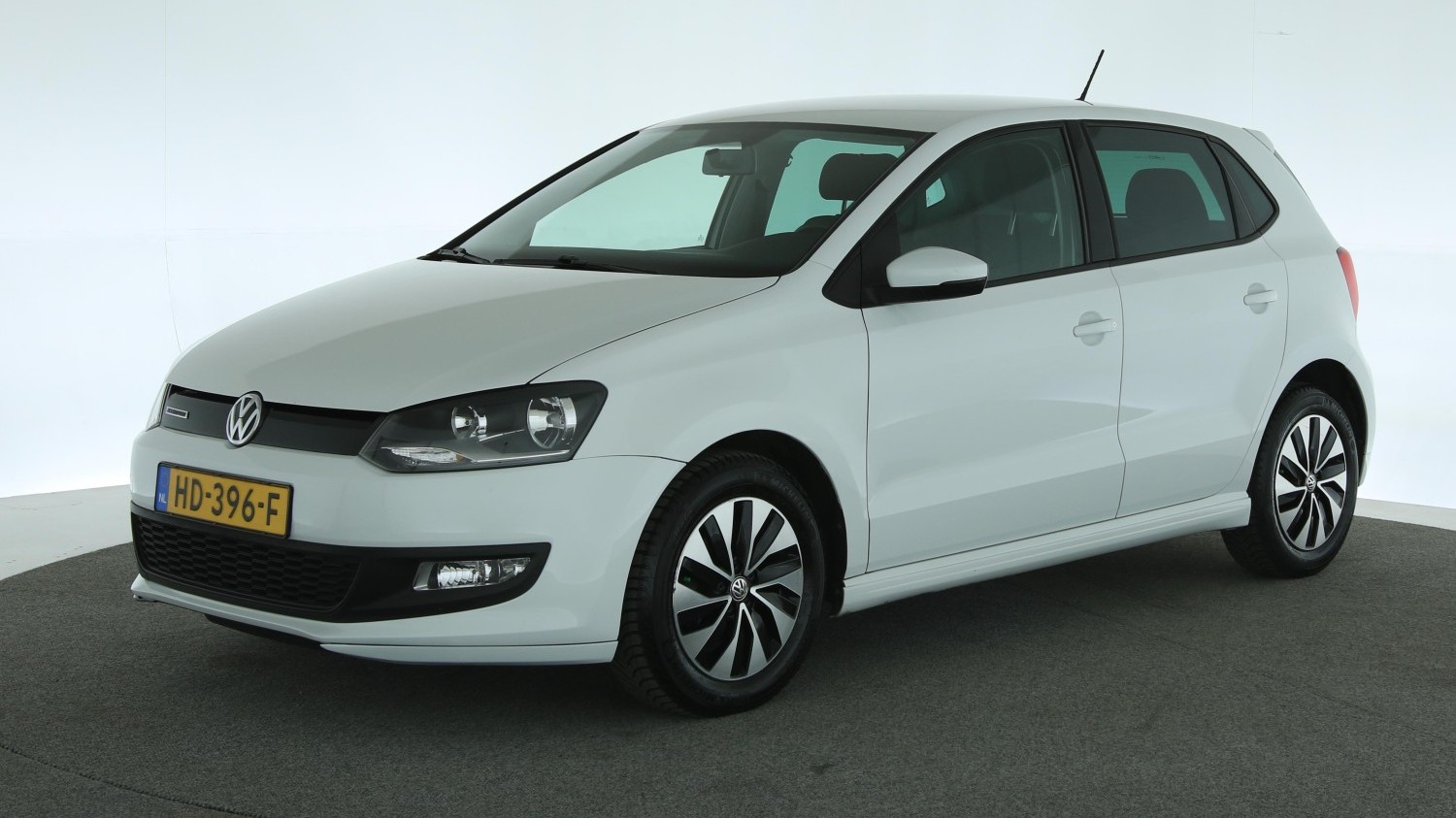 Volkswagen Polo Hatchback 2015 HD-396-F 1