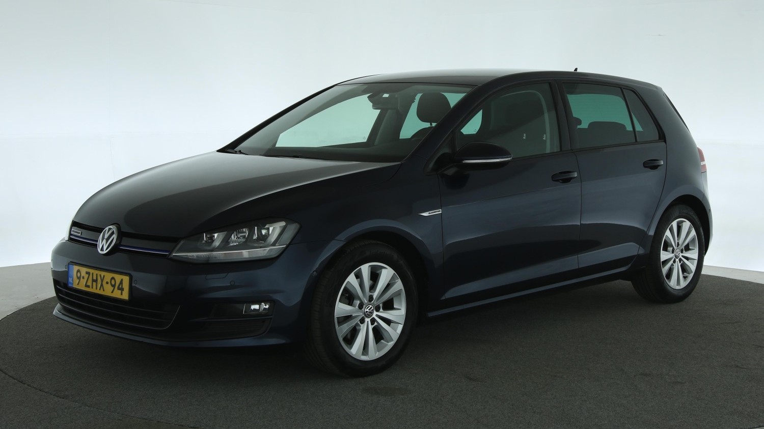 Volkswagen Golf Hatchback 2014 9-ZHX-94 1