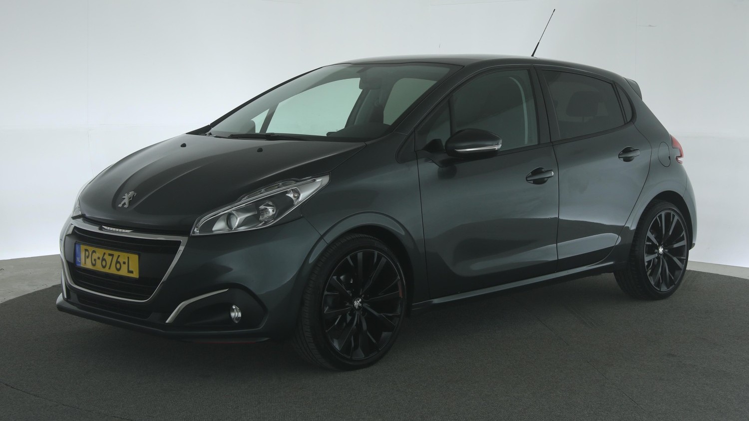 Peugeot 208 Hatchback 2017 PG-676-L 1