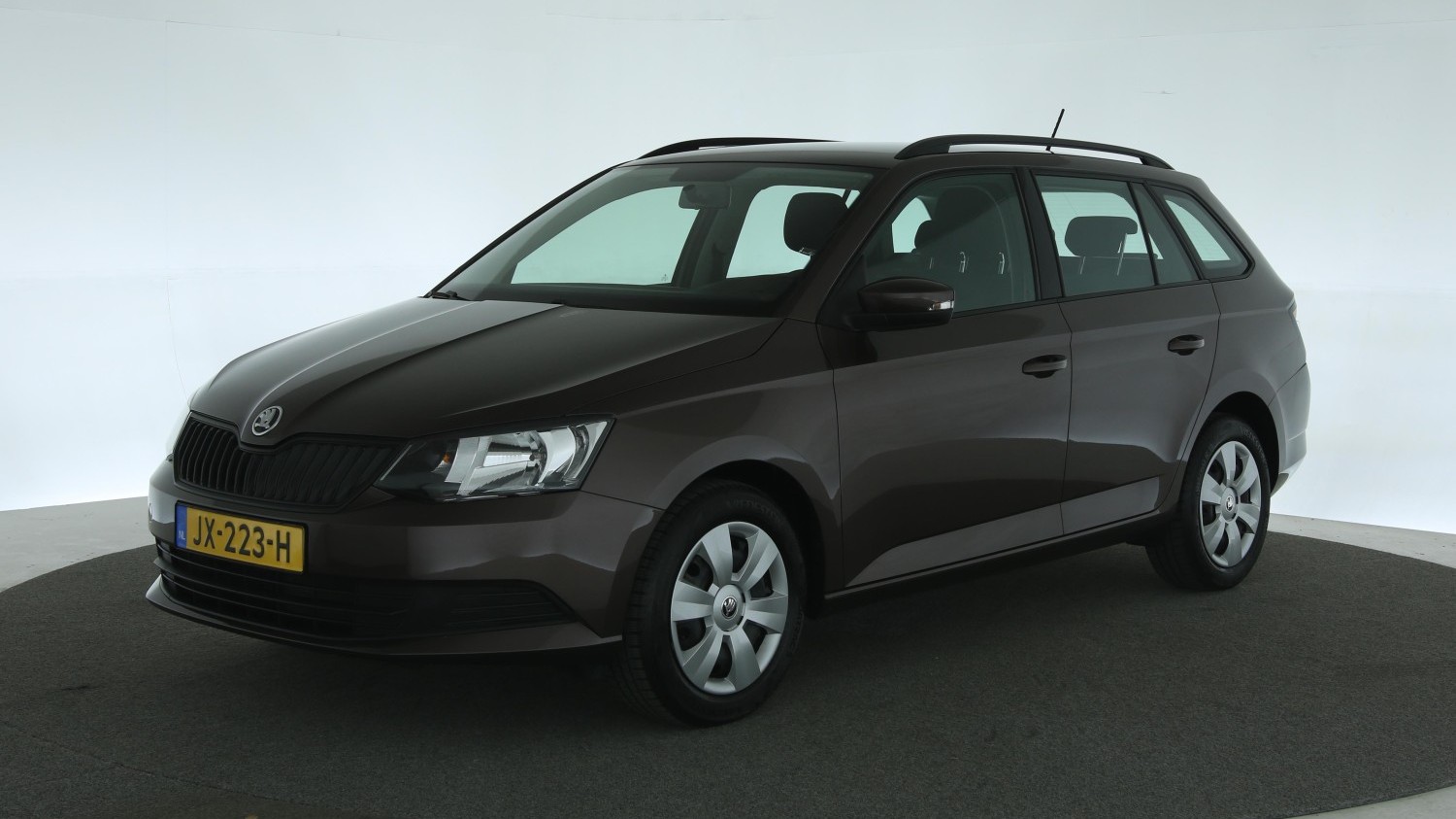 Skoda Fabia Station 2016 JX-223-H 1