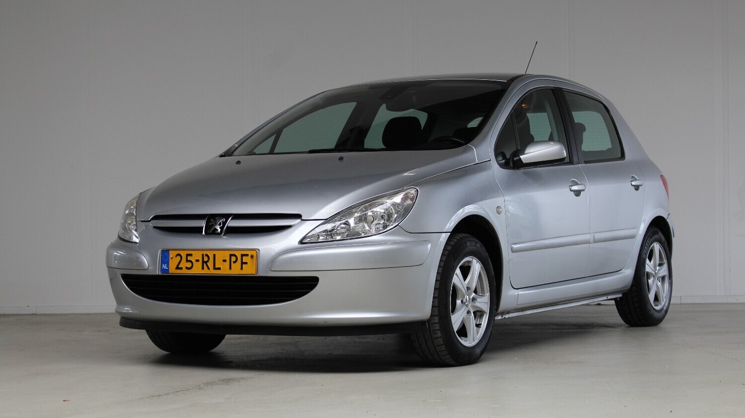 Peugeot 307 Hatchback 2005 25-RL-PF 1