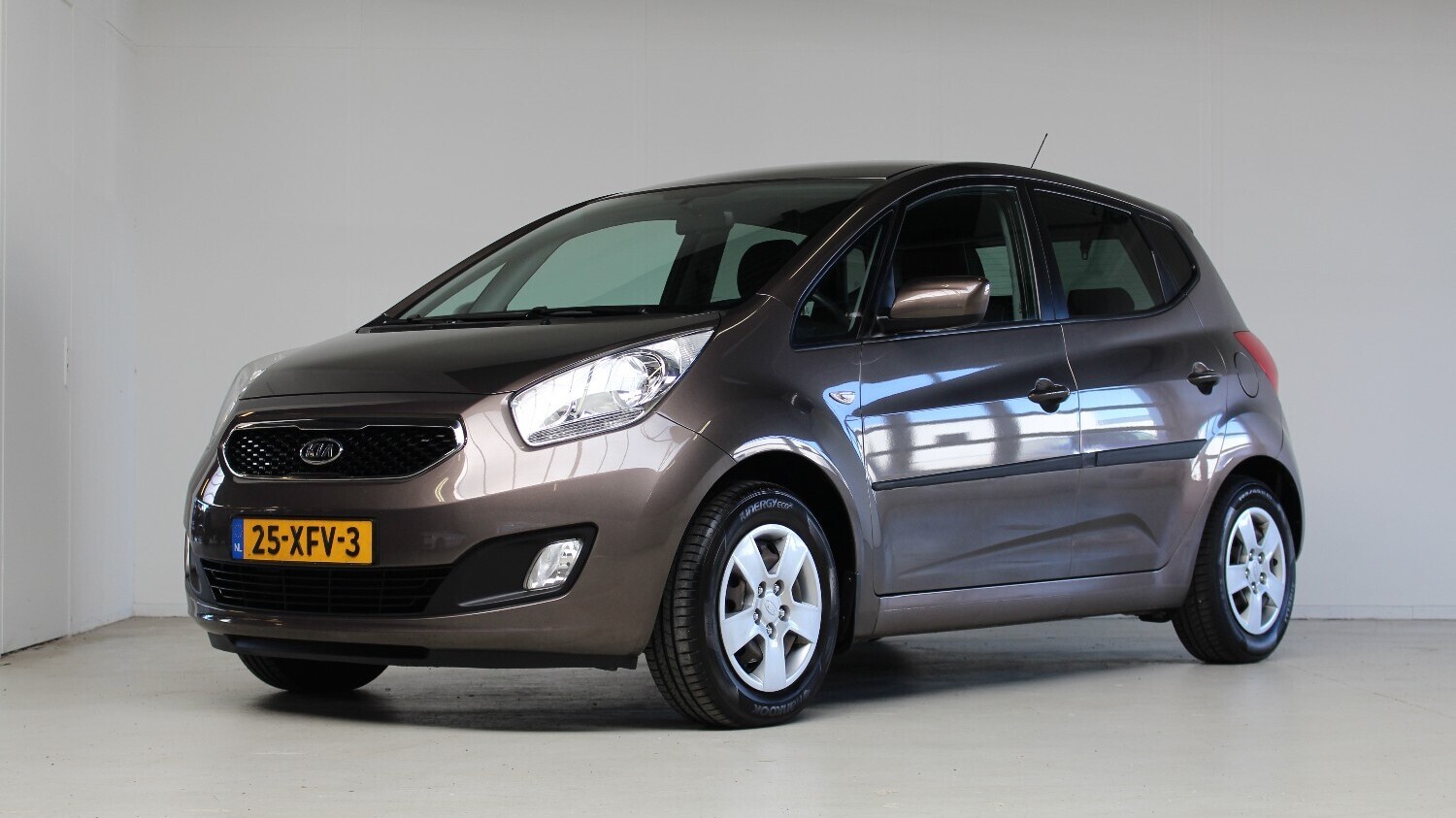 Kia Venga Hatchback 2012 25-XFV-3 1