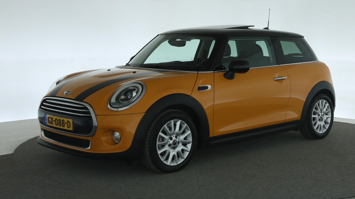 Mini Cooper Hatchback 2015 GX-088-D 1