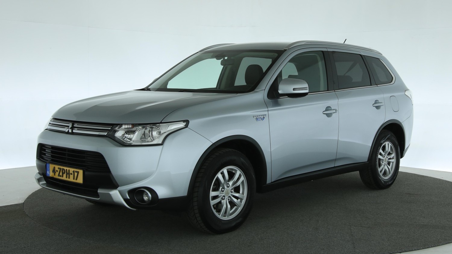 Mitsubishi Outlander SUV / Terreinwagen 2015 4-ZPH-17 1