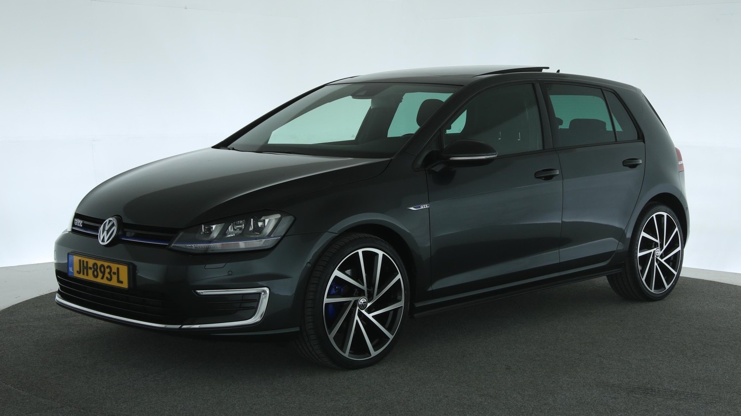 Volkswagen Golf Hatchback 2015 JH-893-L 1