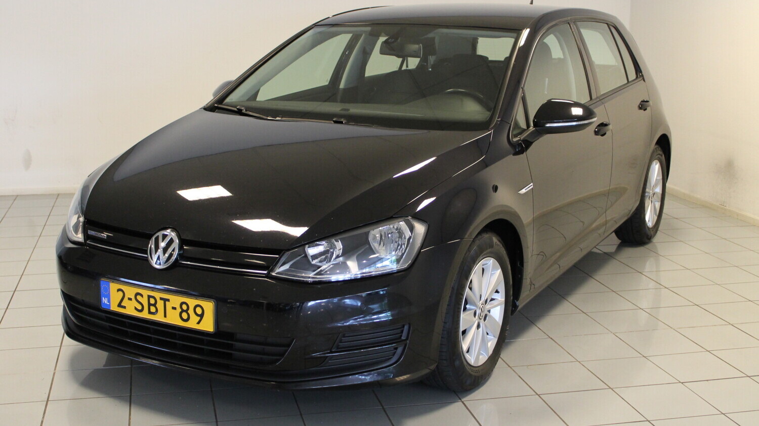 Volkswagen Golf Hatchback 2013 2-SBT-89 1