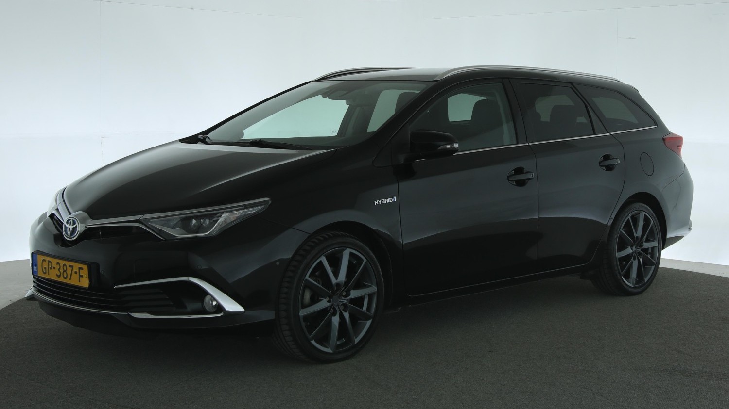 Toyota Auris Station 2015 GP-387-F 1