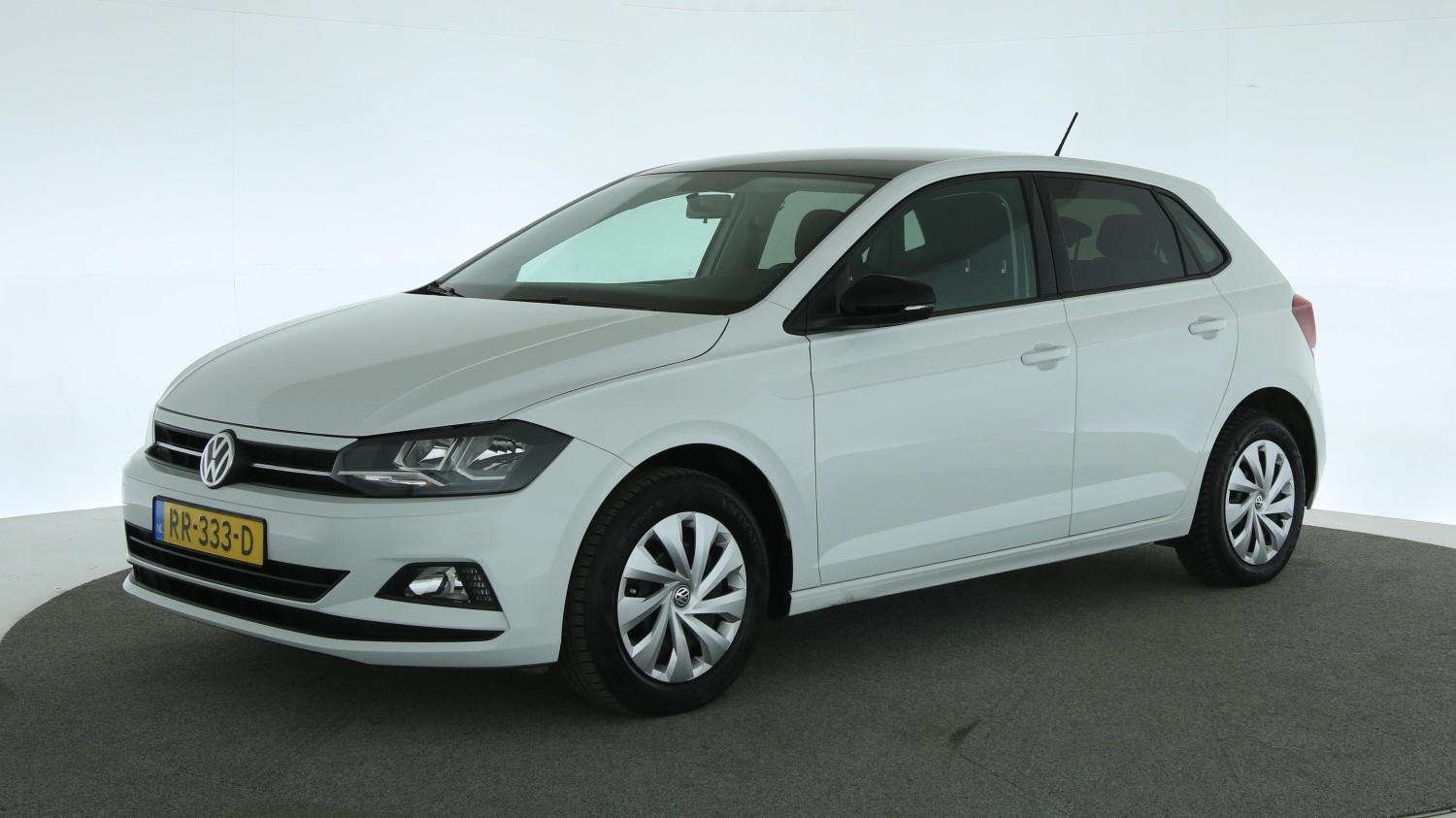 Volkswagen Polo Hatchback 2018 RR-333-D 1