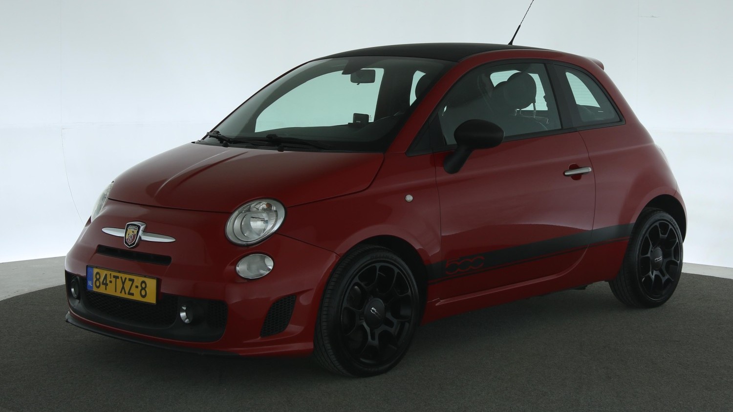 Fiat 500 Hatchback 2011 84-TXZ-8 1