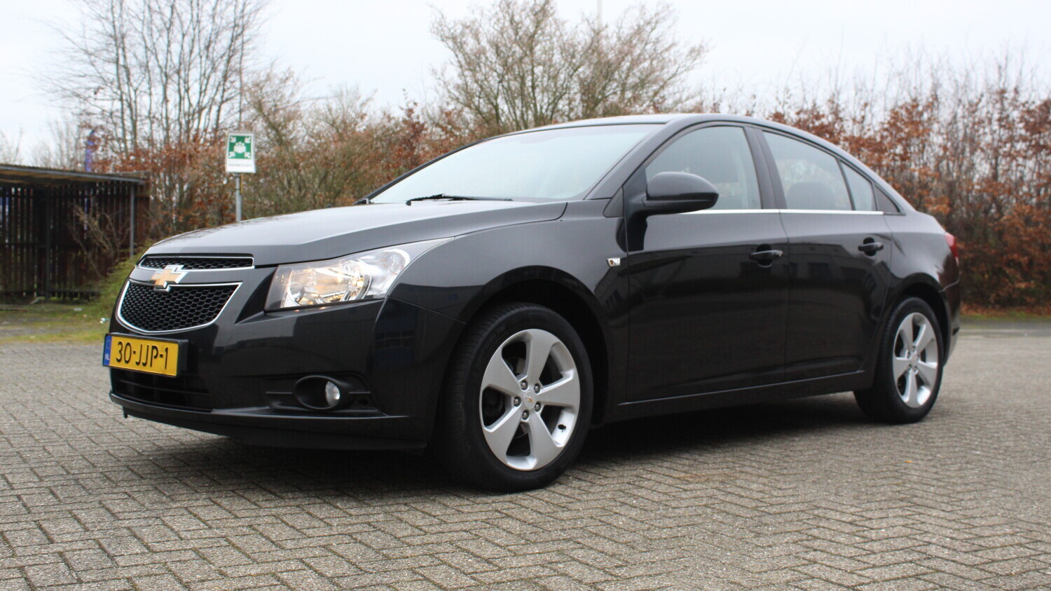 Chevrolet Cruze Sedan 2009 30-JJP-1 1