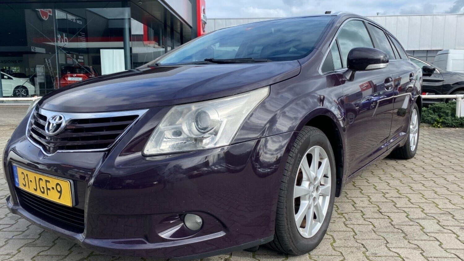 Toyota Avensis Station 2009 31-JGF-9 1
