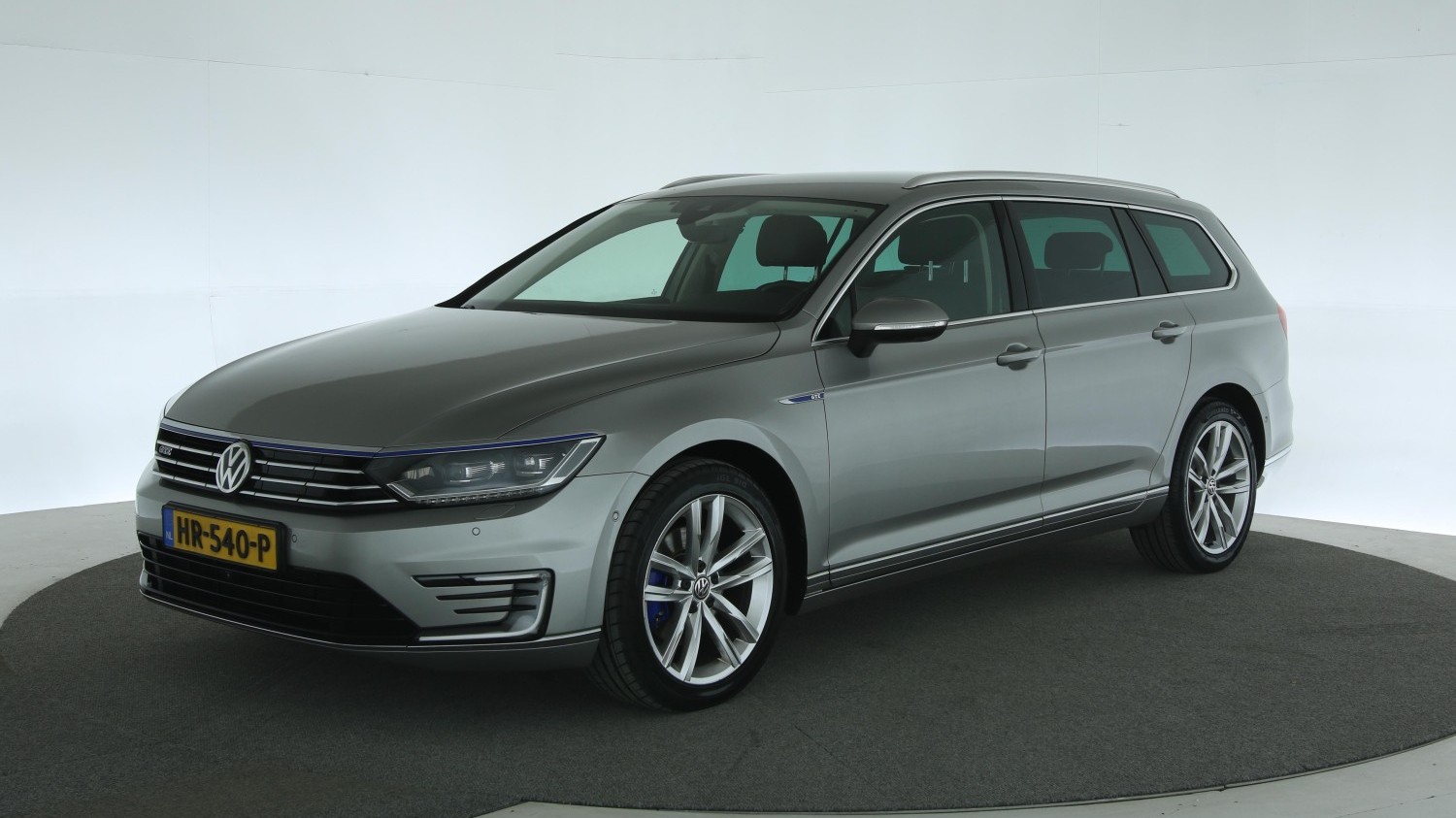 Volkswagen Passat Station 2015 HR-540-P 1
