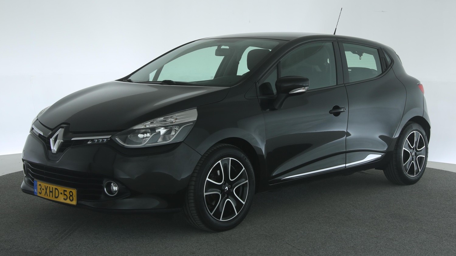 Renault Clio Hatchback 2014 3-XHD-58 1