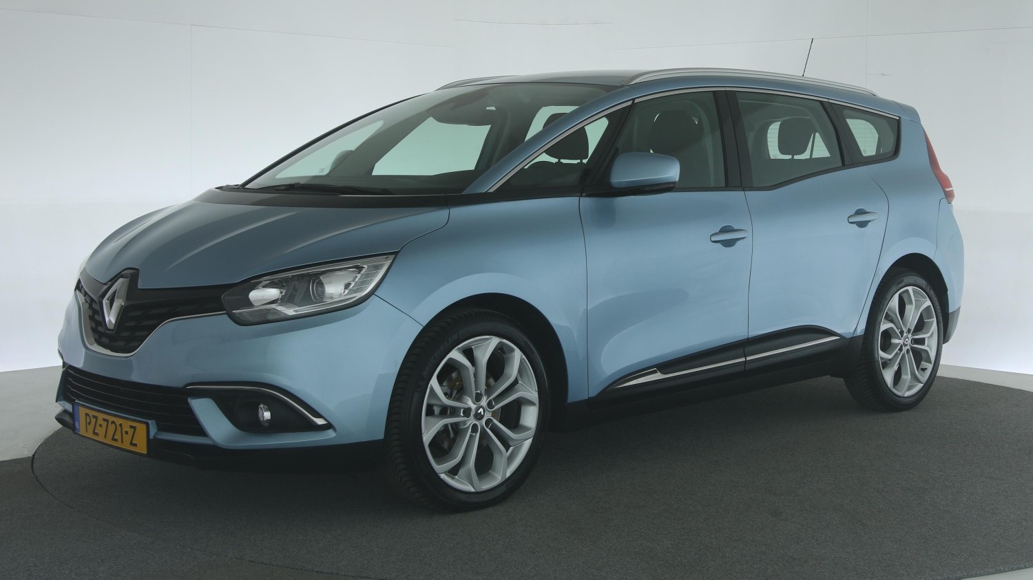 Renault Grand Scenic MPV 2017 PZ-721-Z 1