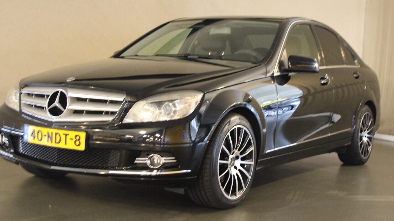 Mercedes-Benz C-klasse Sedan 2010 40-NDT-8 1