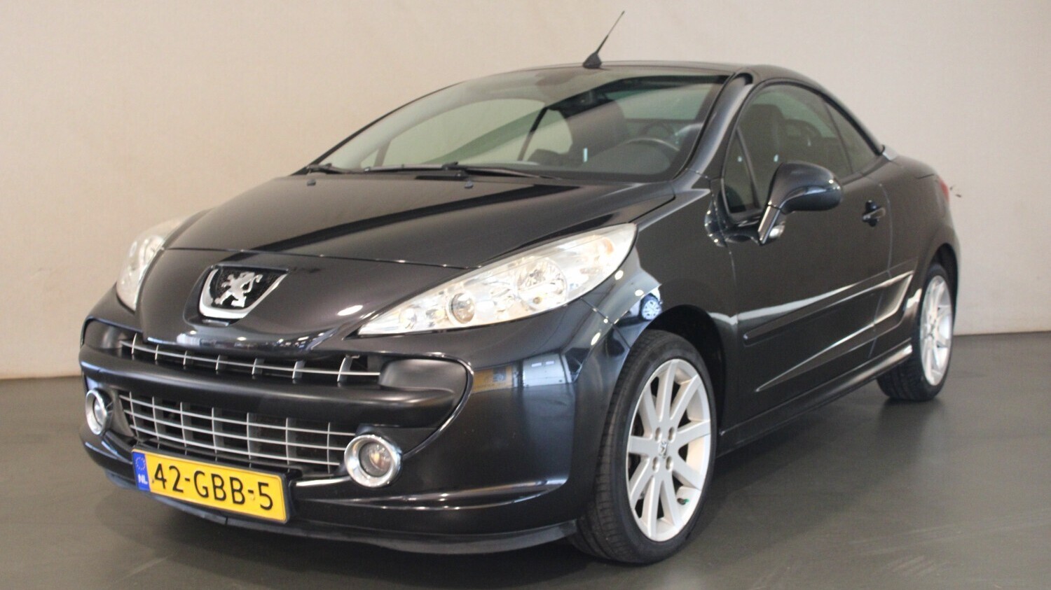 Peugeot 207 Cabriolet 2008 42-GBB-5 1