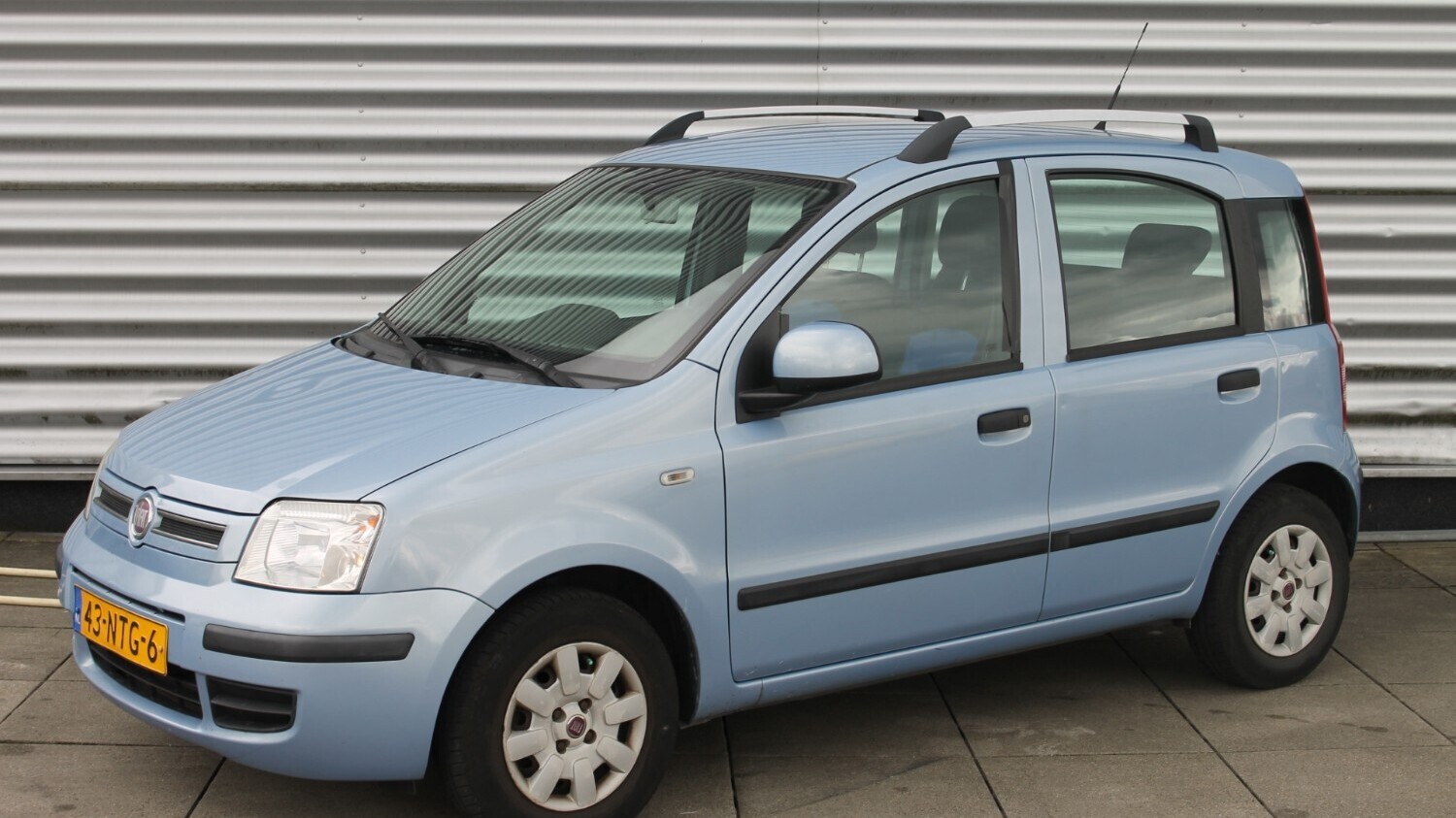 Fiat Panda Hatchback 2010 43-NTG-6 1