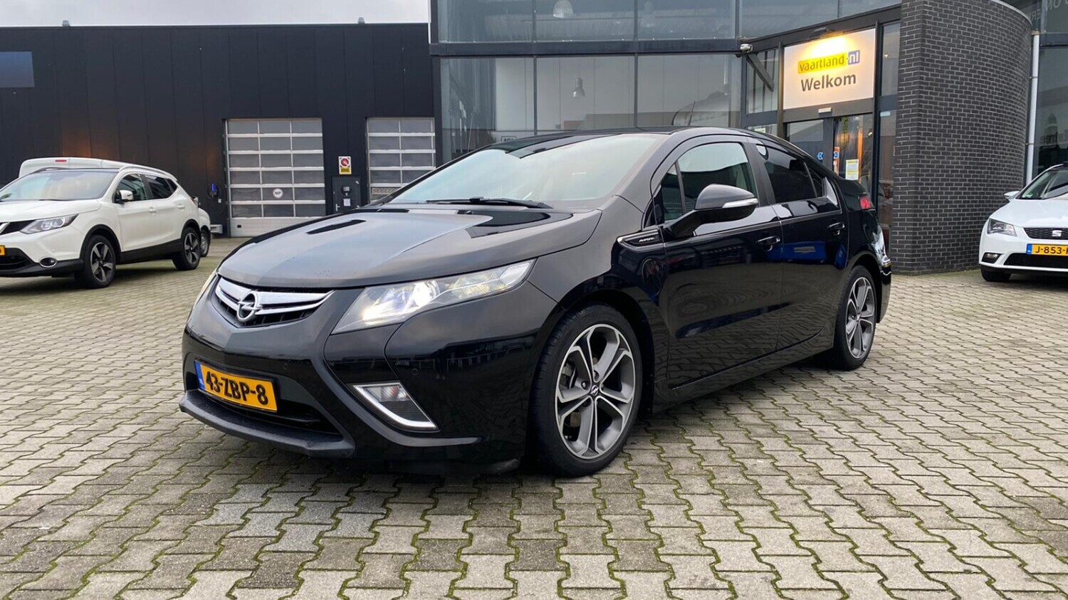 Opel Ampera Hatchback 2012 43-ZBP-8 1