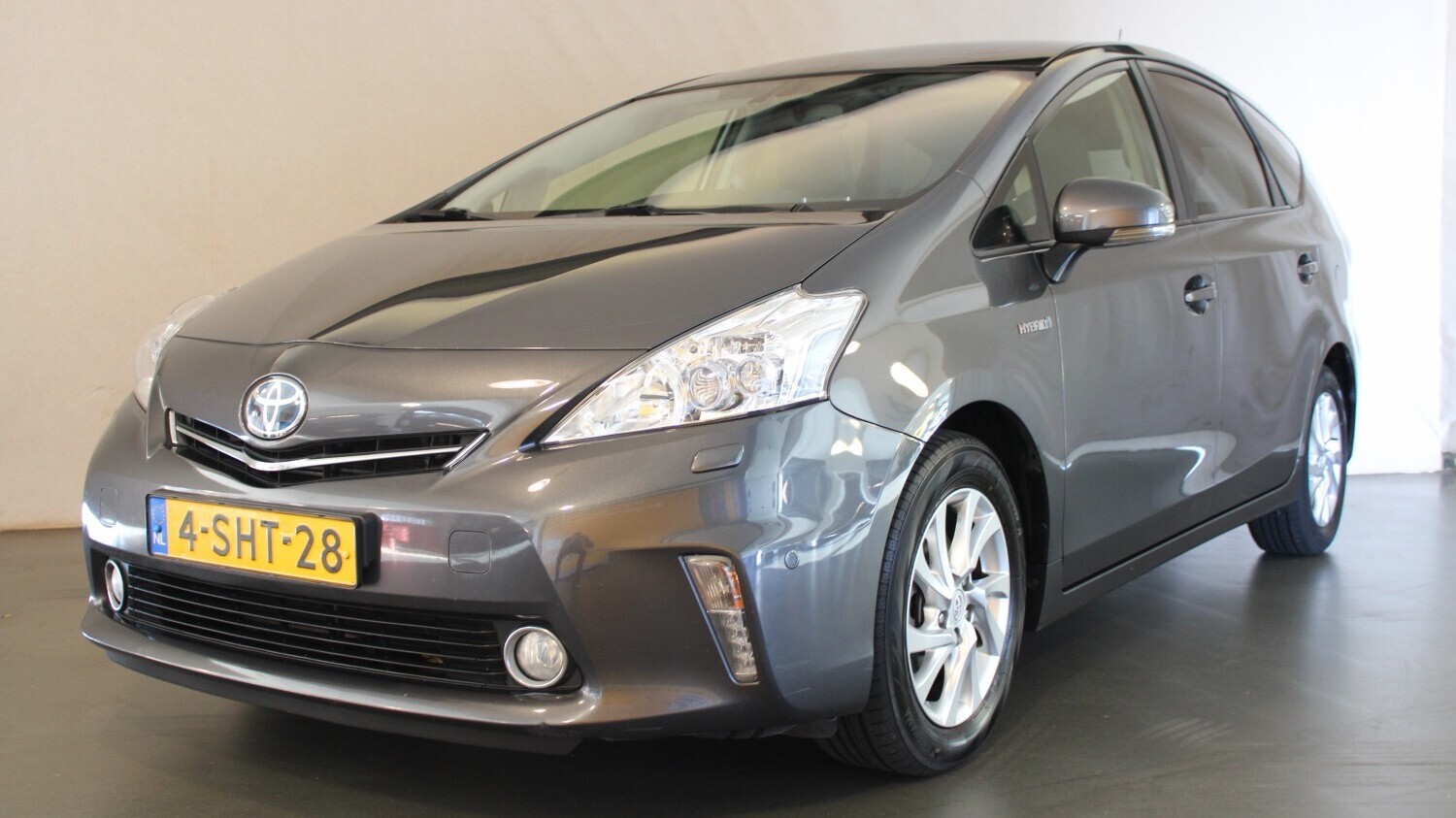 Toyota Prius Wagon Station 2013 4-SHT-28 1