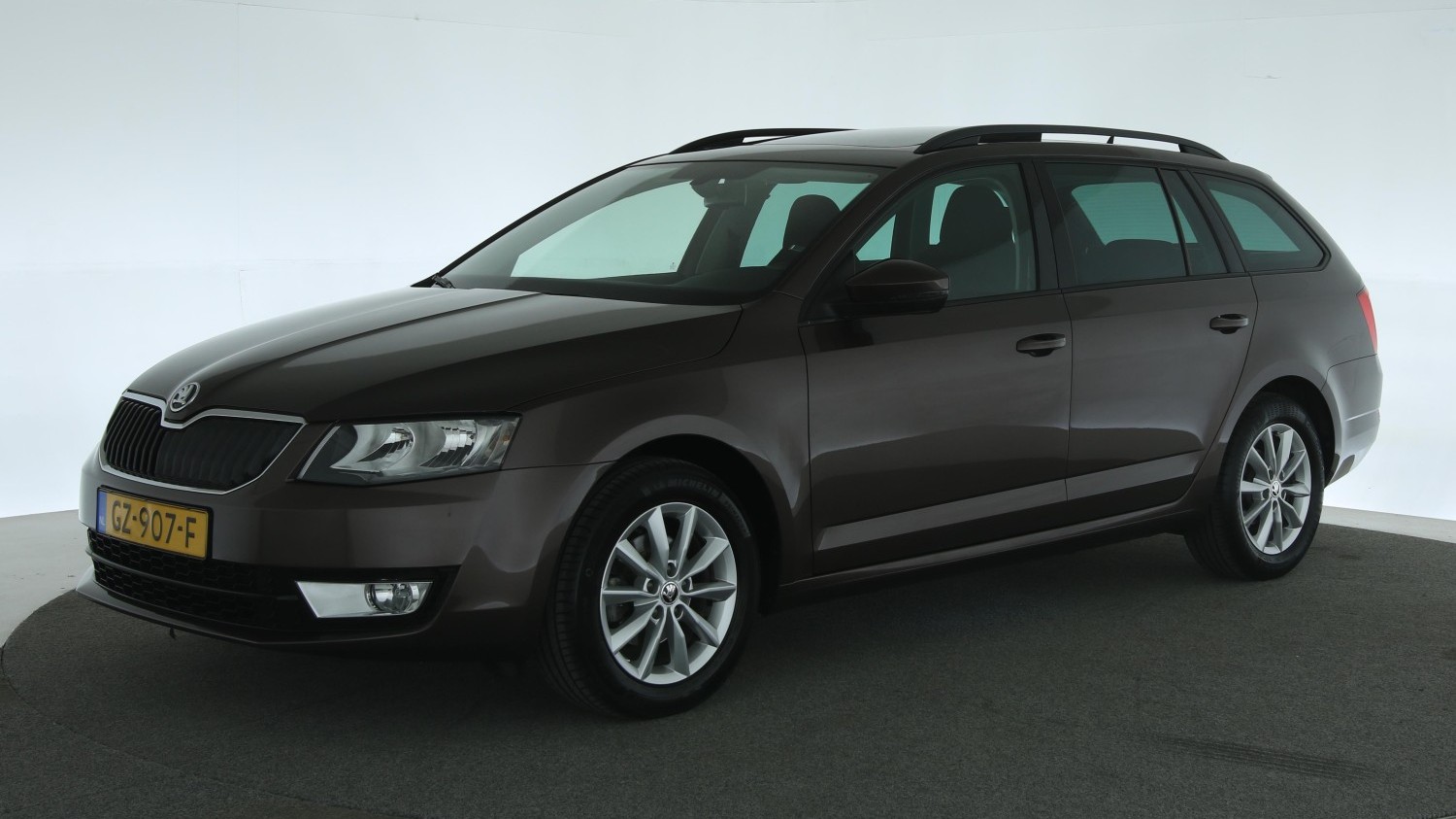 Skoda Octavia Station 2015 GZ-907-F 1