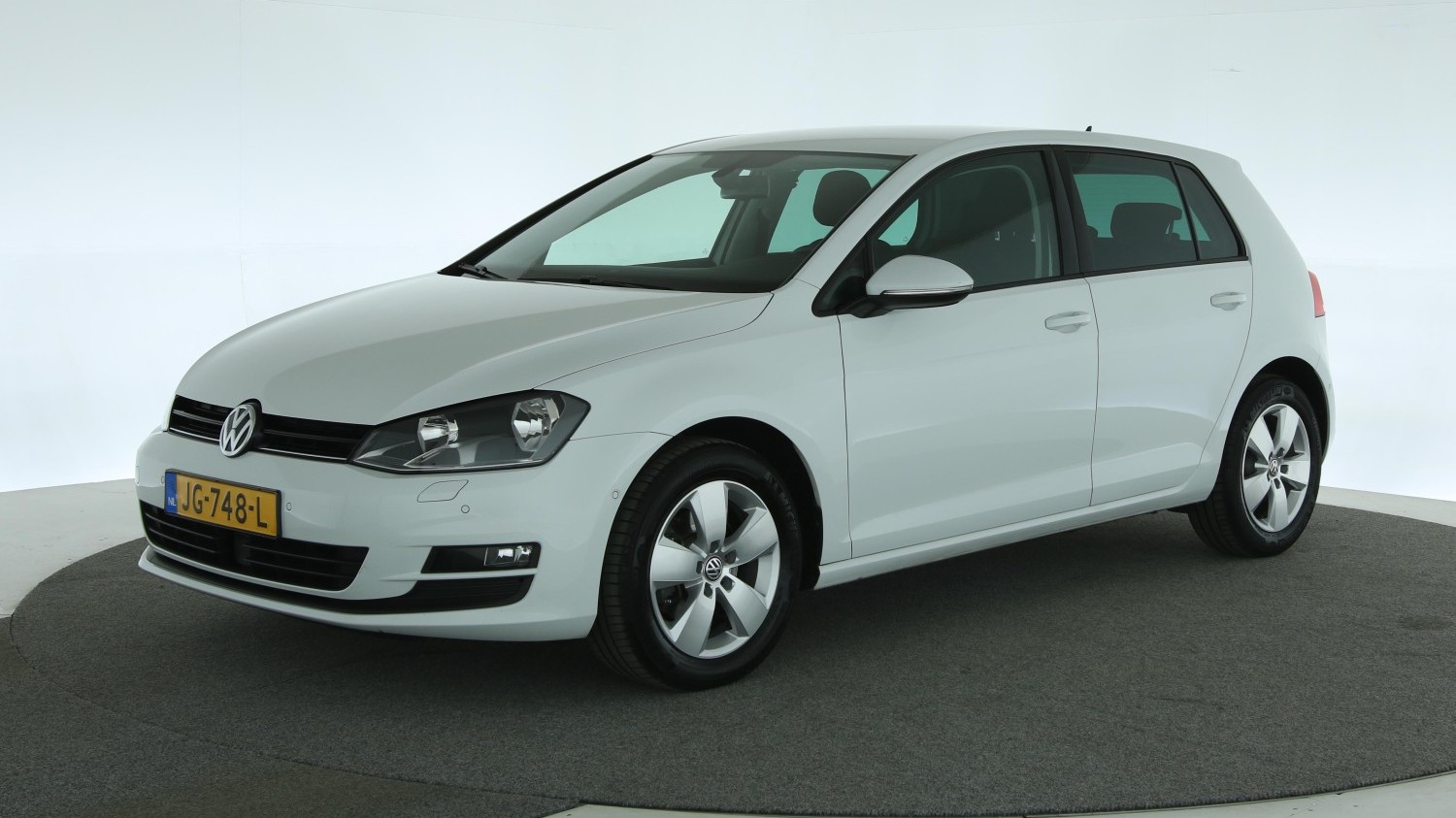 Volkswagen Golf Hatchback 2015 JG-748-L 1