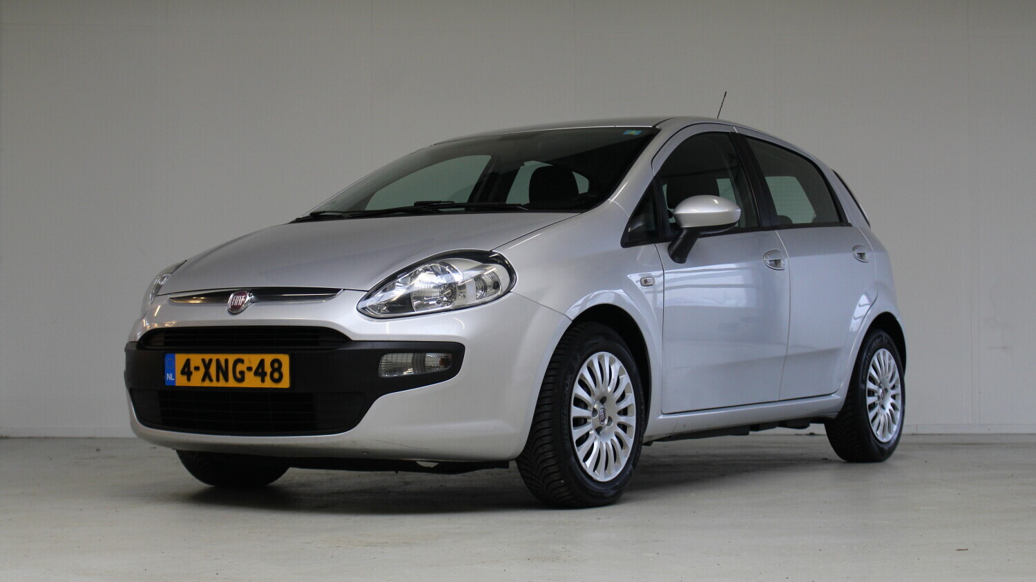 Fiat Punto Evo Hatchback 2012 4-XNG-48 1