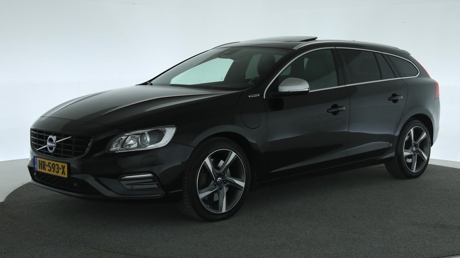 Volvo V60 Station 2015 HR-593-X 1