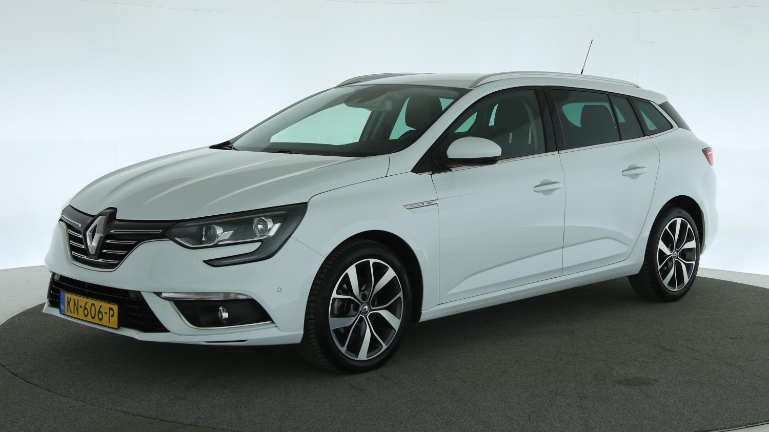 Renault Mégane Station 2016 KN-606-P 1