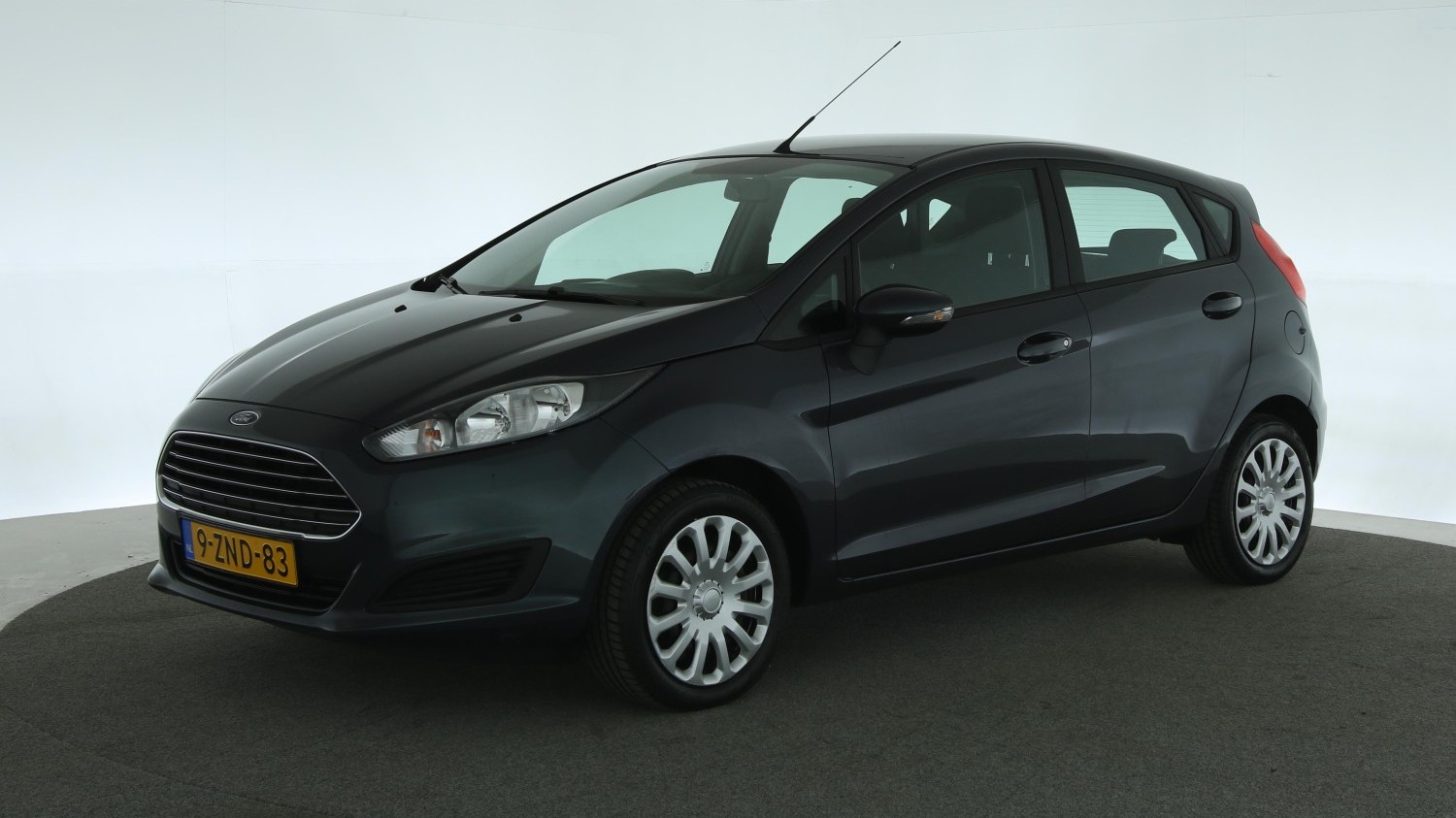 Ford Fiesta Hatchback 2015 9-ZND-83 1