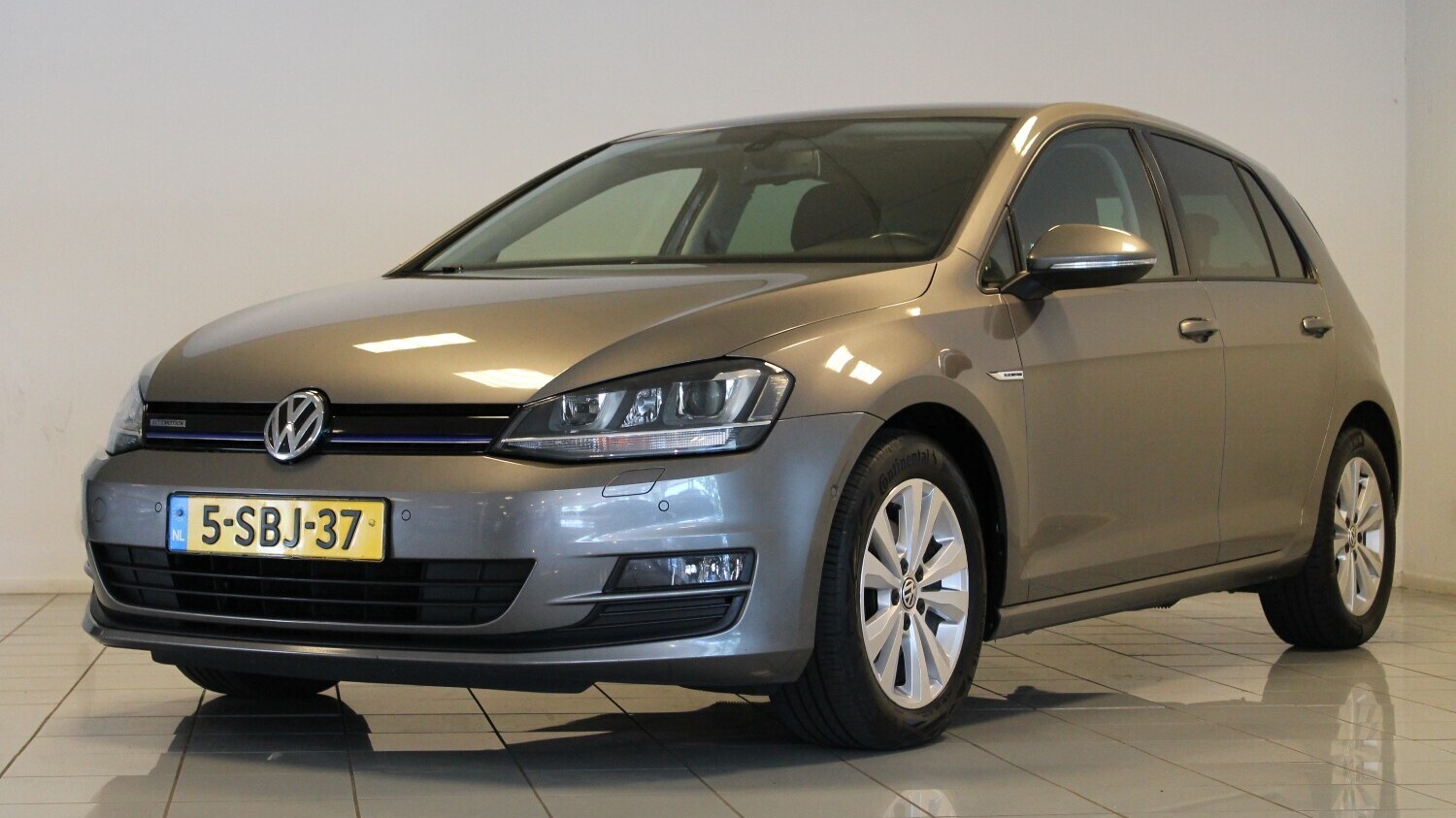 Volkswagen Golf Hatchback 2013 5-SBJ-37 1