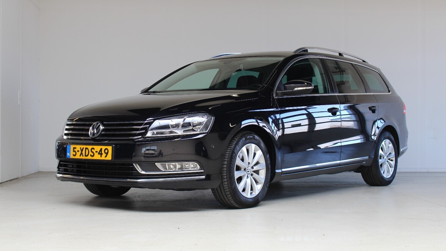Volkswagen Passat Station 2014 5-XDS-49 1