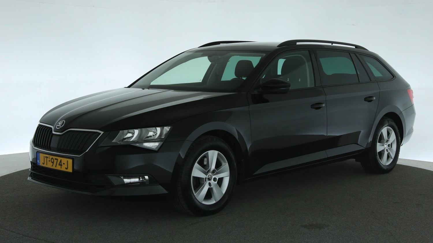 Skoda Superb Station 2016 JT-974-J 1