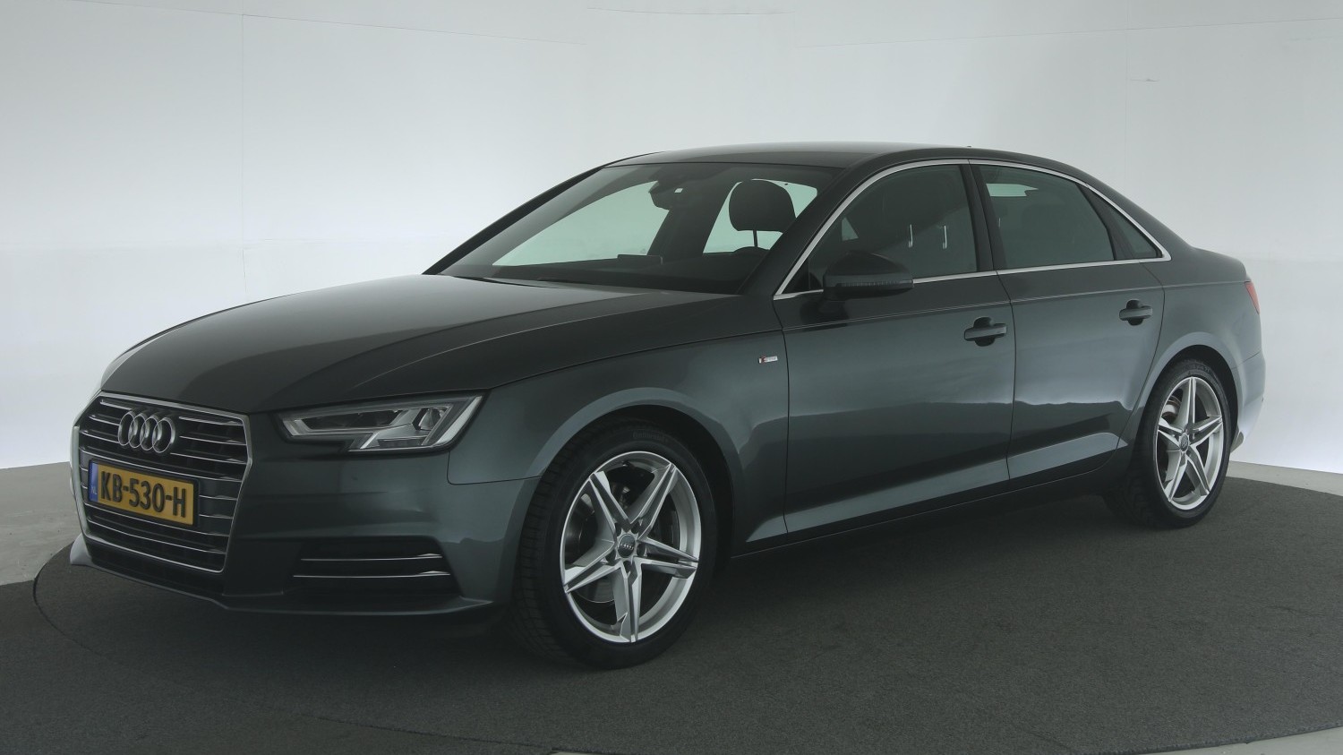Audi A4 Sedan 2016 KB-530-H 1