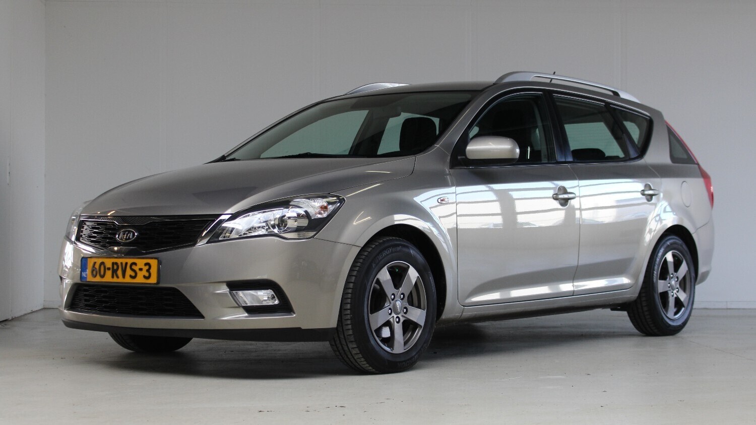 Kia Cee d Station 2011 60-RVS-3 1