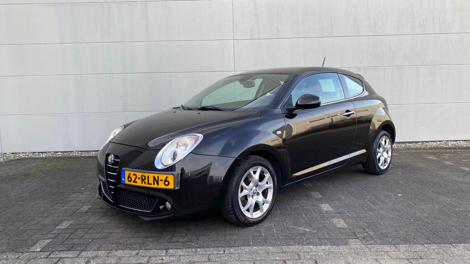 Alfa Romeo MiTo Hatchback 2011 62-RLN-6 1