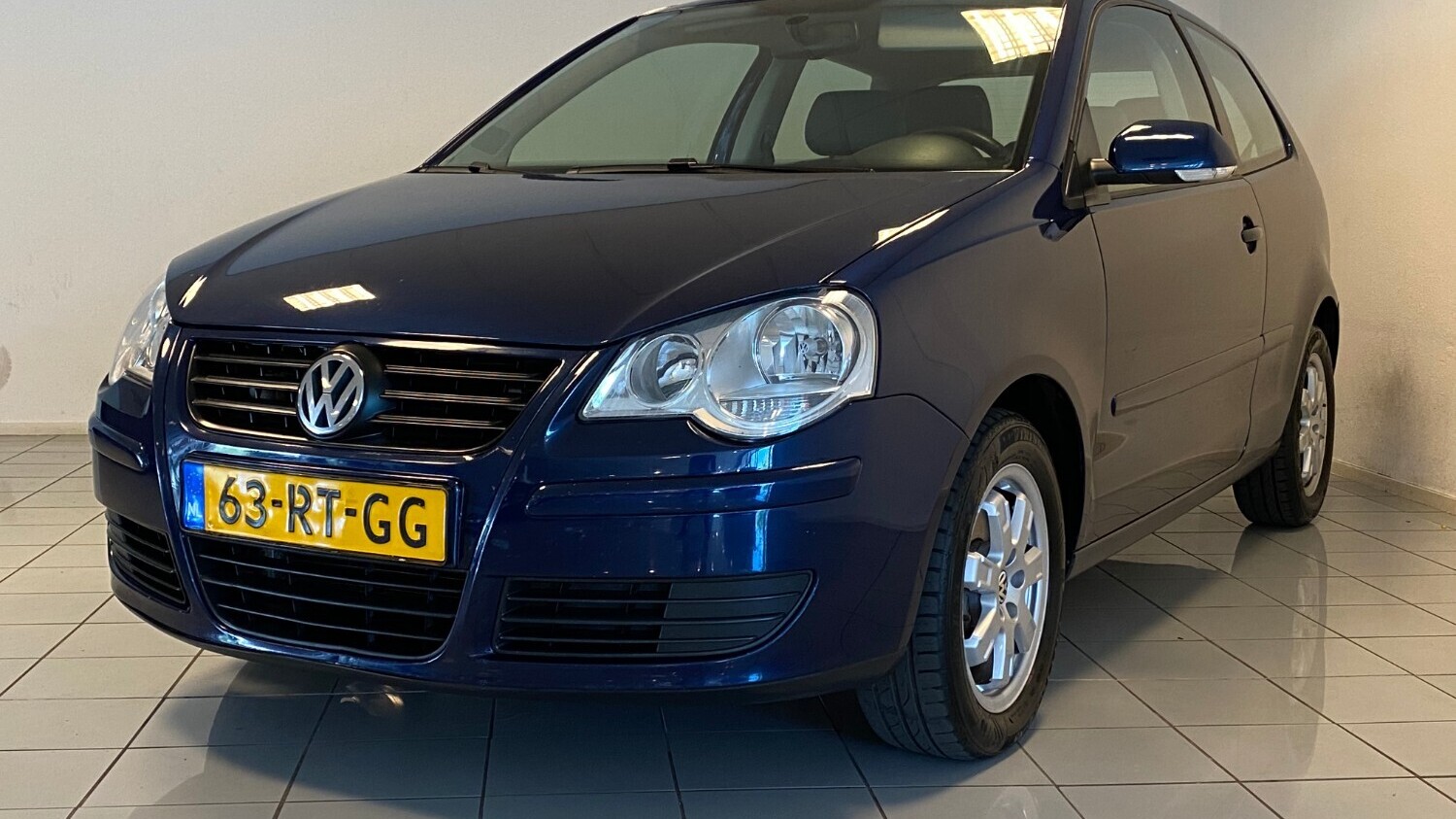 Volkswagen Polo Hatchback 2005 63-RT-GG 1