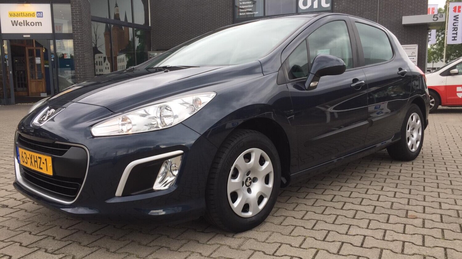Peugeot 308 Hatchback 2012 63-XHZ-1 1