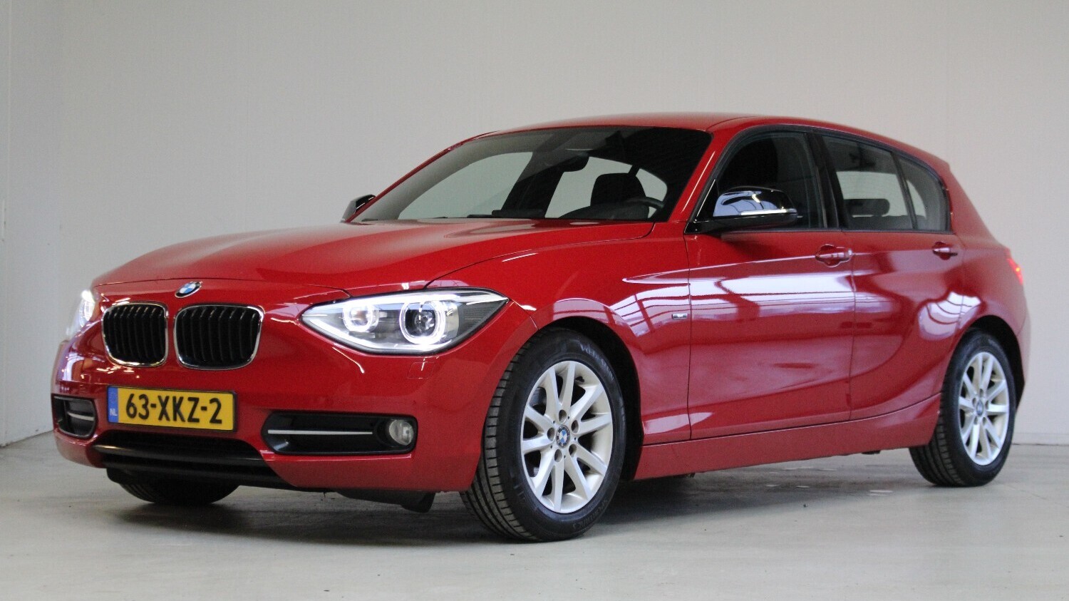 BMW 1-serie Hatchback 2012 63-XKZ-2 1
